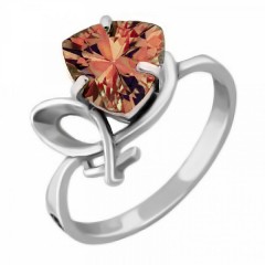 Серебряное кольцо с оранжевым фианитом