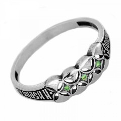 Серебряное кольцо с зеленым фианитом