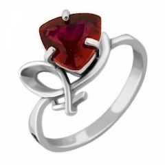 Серебряное кольцо с красным фианитом